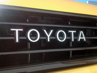 Joyfer - Rotulación vehículos - coche - Toyota