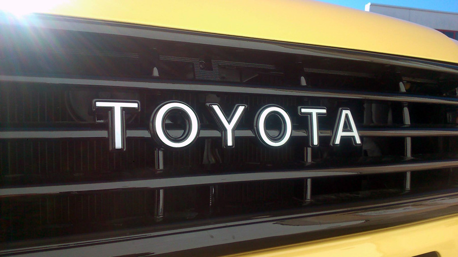 Joyfer - Rotulación vehículos - coche - Toyota